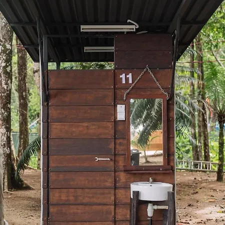 Roxy Telok Serabang Sematan Exterior photo