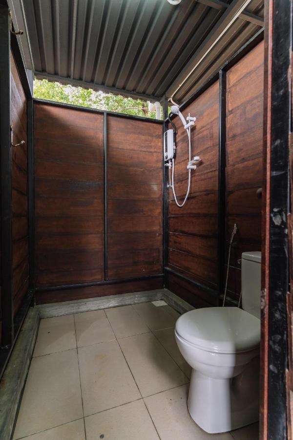 Lodge Roxy Telok Serabang Sematan
