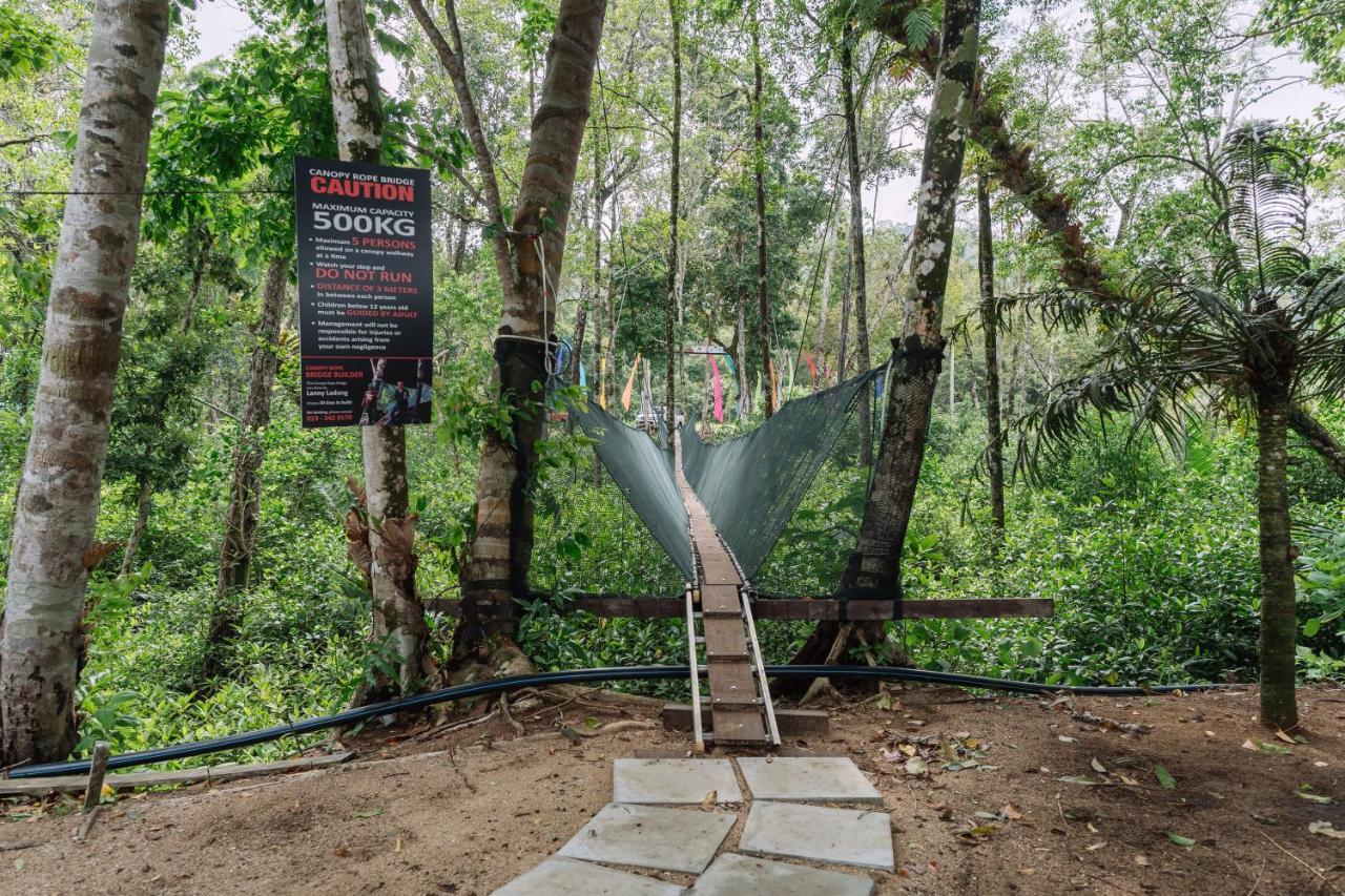 Roxy Telok Serabang Lodge Sematan